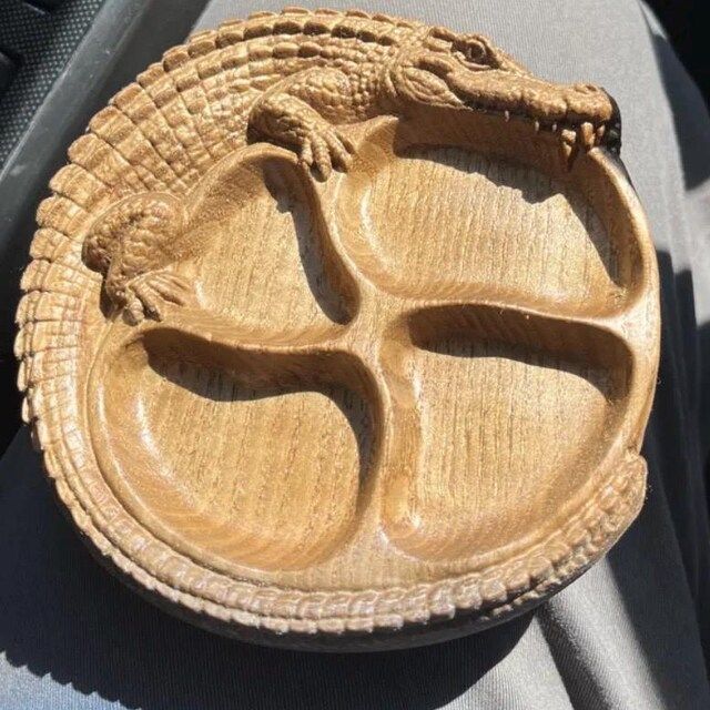 Alligator Serving Tray with Four Compartments STL Relief carved by Shawn