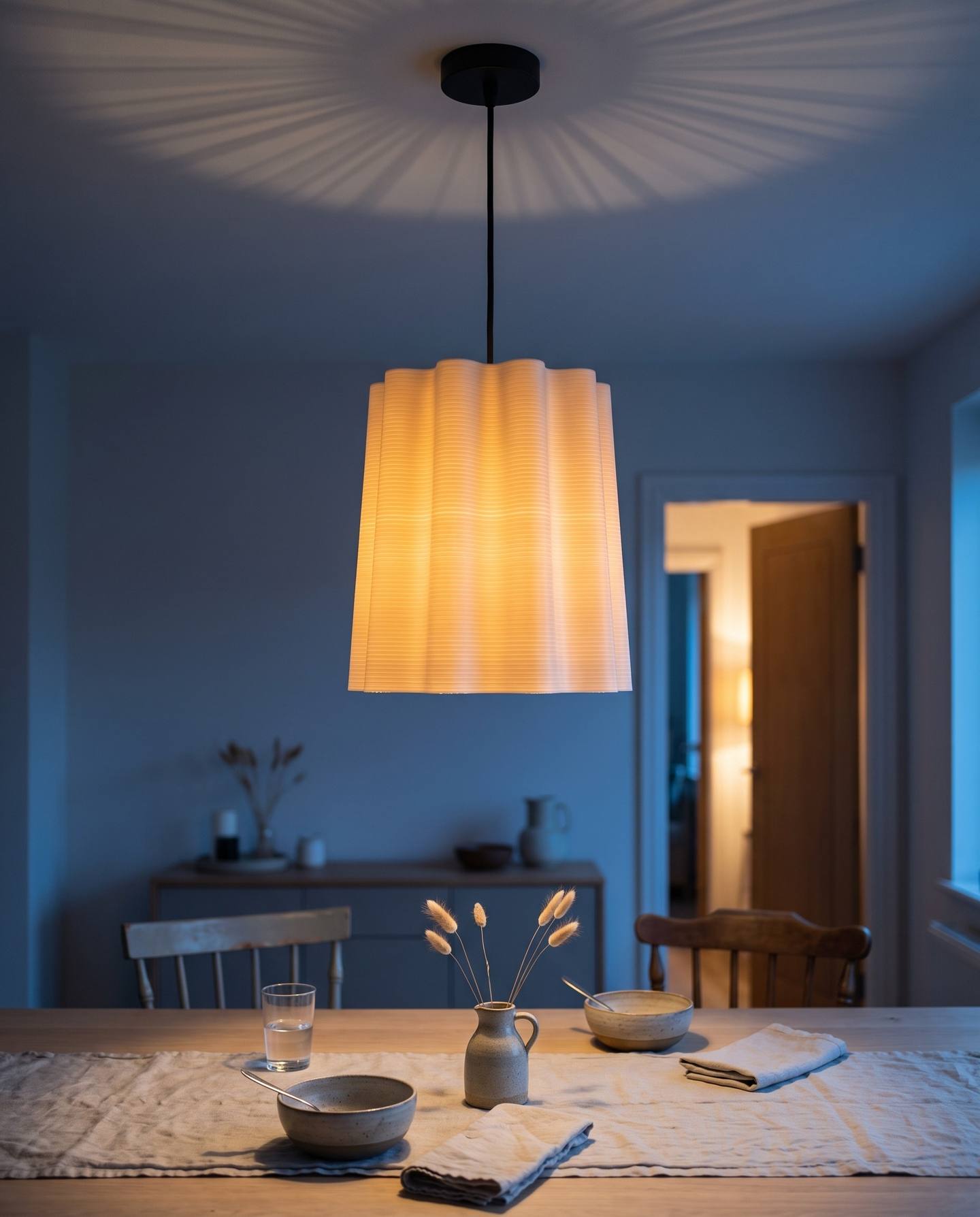 Faceted Drum lampshade, 3D printed in one piece and hanging as a pendant