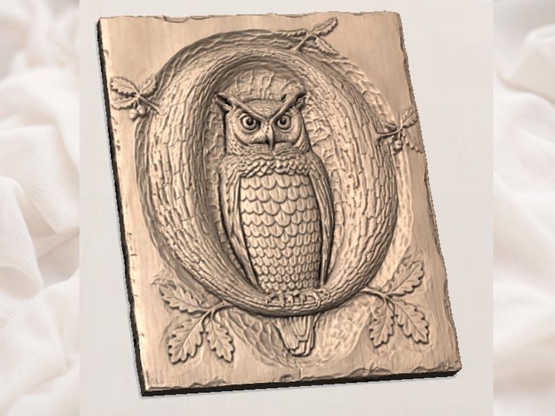 Great Horned Owl in an Oak Ring Bas-Relief STL bas-relief STL — view 2
